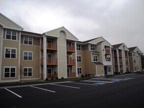 Stonybrook Apartments in Epping, NH - Foto de edificio - Building Photo