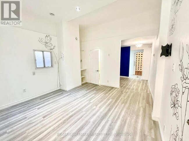 property at 866 Bathurst St
