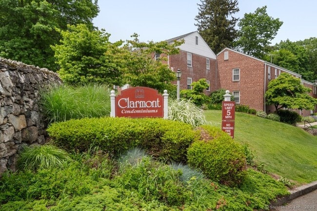 10 Clarmore Dr
