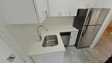 1605 Jefferson Ave in Miami Beach, FL - Building Photo - Building Photo