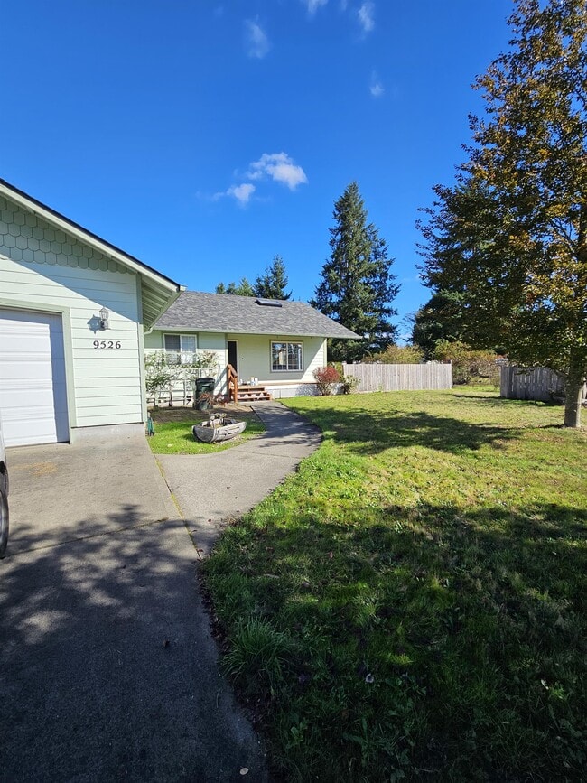 property at 9526 Bridge Rd SE