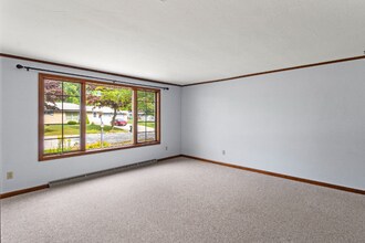 1614 Dawn St in Algoma, WI - Building Photo - Building Photo