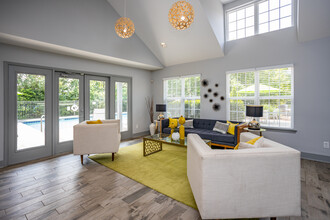 Mountain Brook Knoxville in Knoxville, TN - Building Photo - Interior Photo