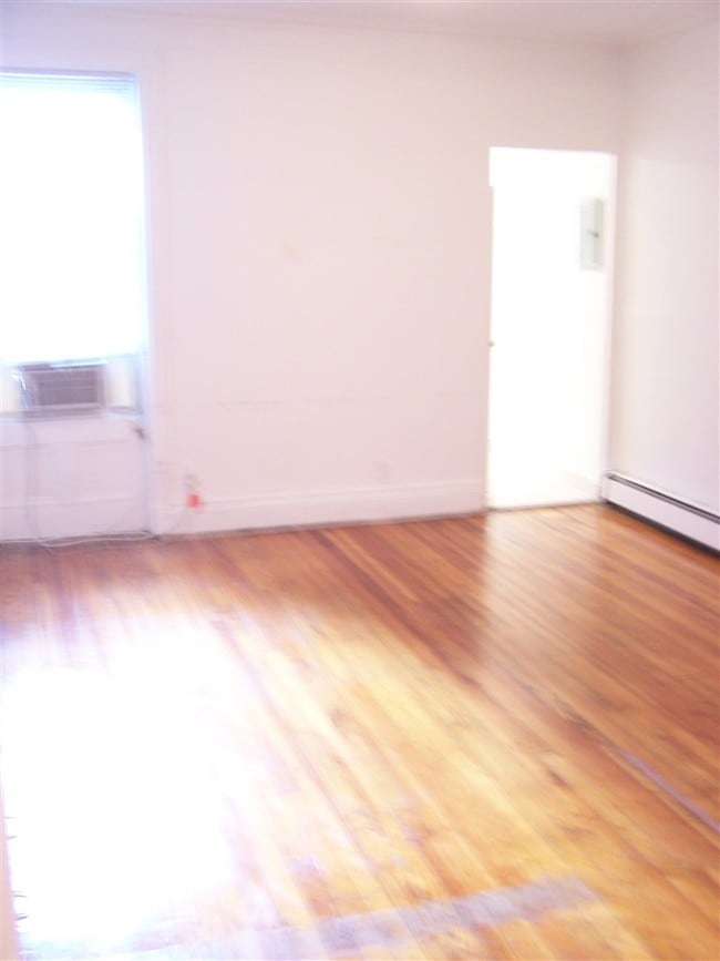 112 14th St in Hoboken, NJ - Foto de edificio - Building Photo