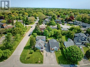 247 Jennings Crescent in Oakville, ON - Building Photo - Building Photo