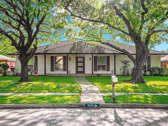 900 Westminster Dr