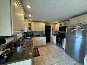 73 Armory Dr in Warwick, RI - Building Photo - Building Photo