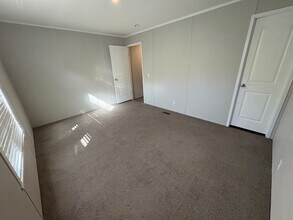 2397 8 Mile Rd in Kawkawlin, MI - Building Photo - Building Photo