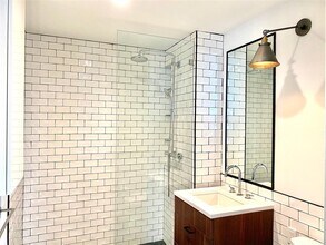 475 Clermont Ave-Unit -1032 in Brooklyn, NY - Building Photo - Building Photo