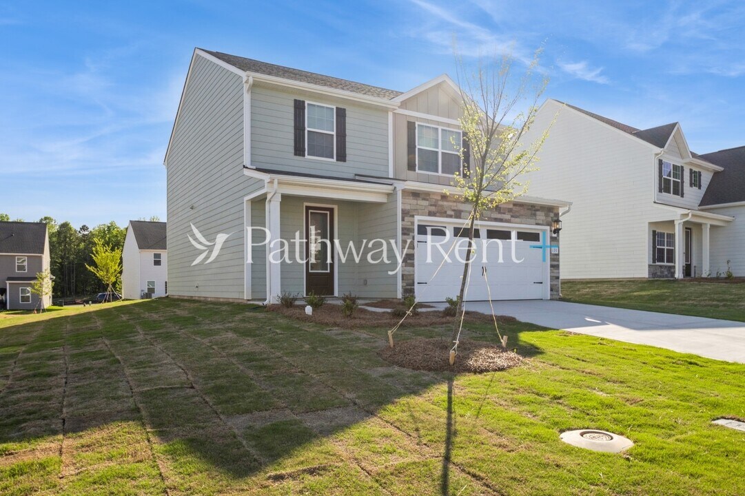 131 Wembury Ln in Troutman, NC - Foto de edificio