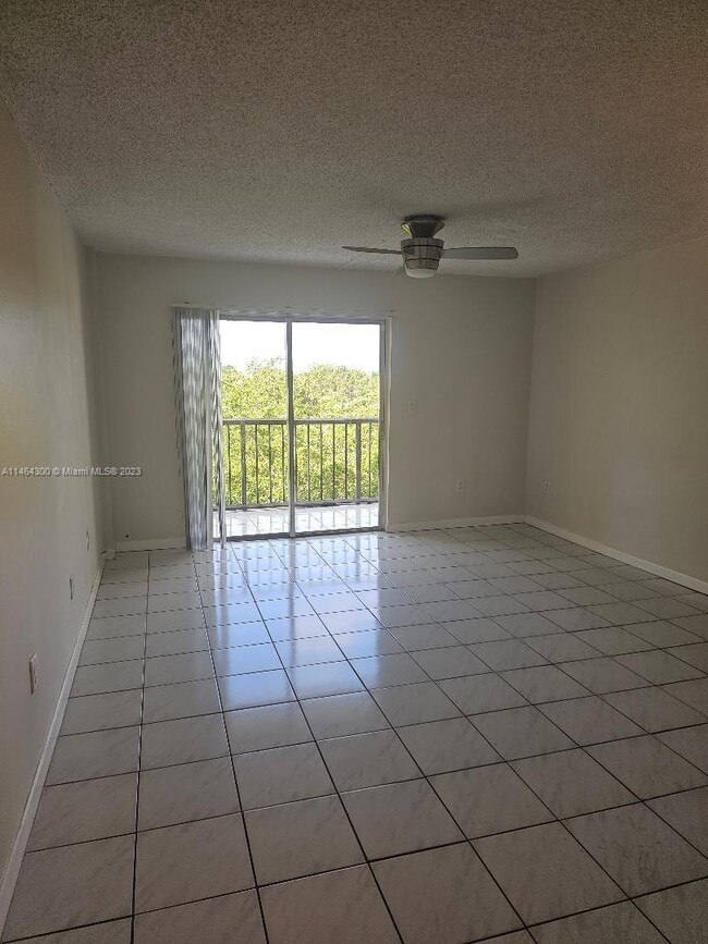 14250 SW 62nd St, Unit 504 in Miami, FL - Building Photo - Building Photo
