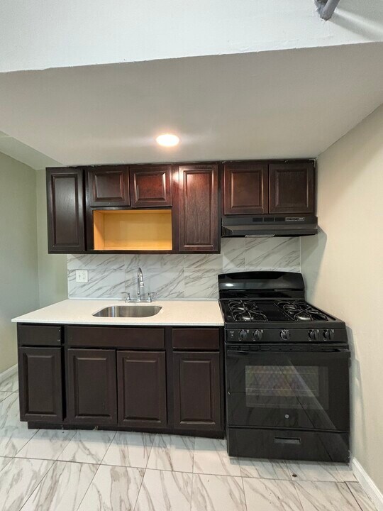 67 Lincoln Ave in Newark, NJ - Building Photo