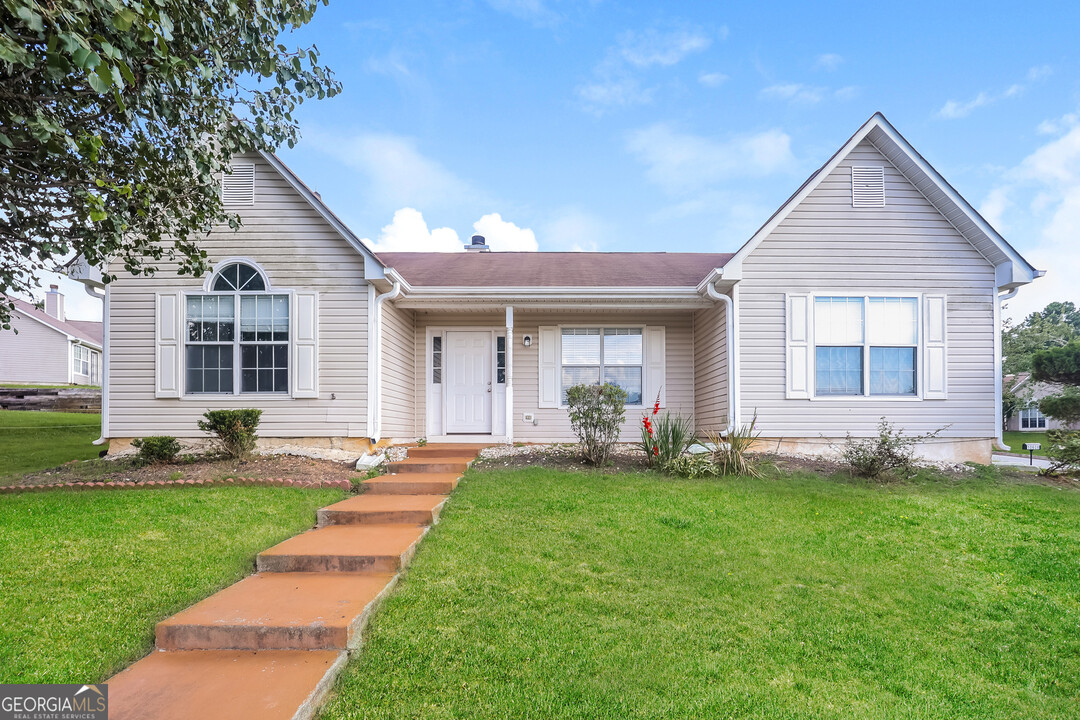 10608 Pecan Ln in Jonesboro, GA - Building Photo