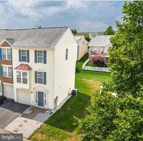 1337 Steed St in Ranson, WV - Building Photo