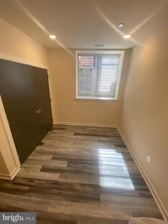 5426 Chancellor St, Unit 2 in Philadelphia, PA - Foto de edificio - Building Photo