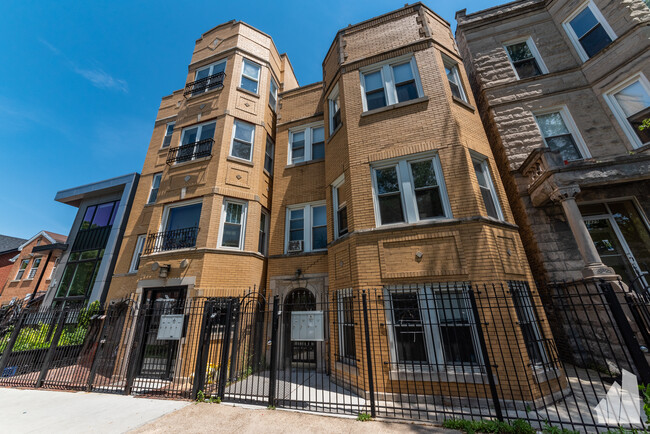 1431 N Fairfield Ave, Unit 2 in Chicago, IL - Foto de edificio - Building Photo