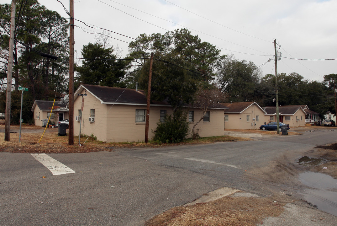 1424 Remount Rd in Charleston, SC - Building Photo