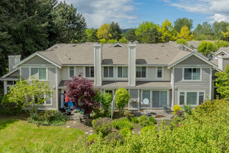 Promenade at the Lakes in Kent, WA - Building Photo - Building Photo