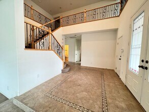 742 Canary Wharf Dr in Las Vegas, NV - Building Photo - Building Photo