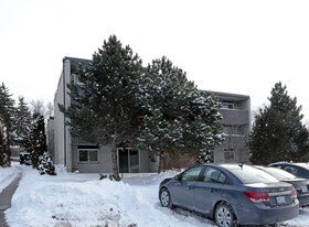251 Erb St W in Waterloo, ON - Building Photo