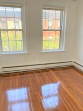 66 Phillips St, Unit 1 in Boston, MA - Foto de edificio - Building Photo