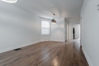 2922 N Rockwell St, Unit 1 in Chicago, IL - Building Photo - Building Photo