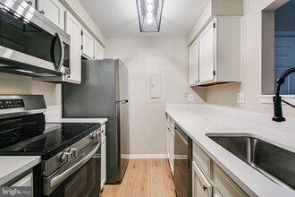 13027 Shadyside Ln in Germantown, MD - Building Photo - Building Photo