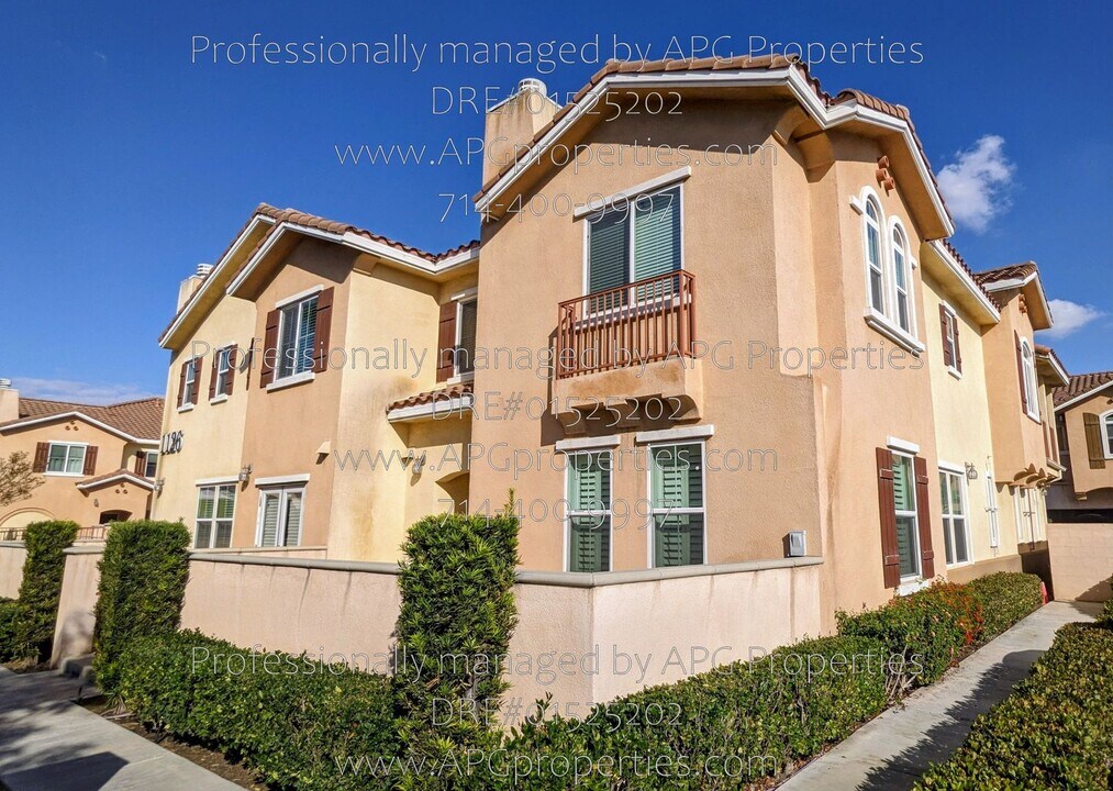 1126 N Euclid St in Anaheim, CA - Building Photo