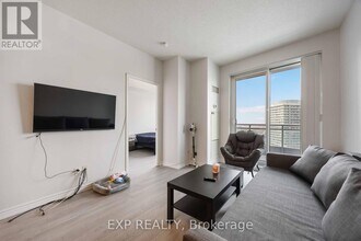 18 Holmes Ave in Toronto, ON - Building Photo - Building Photo