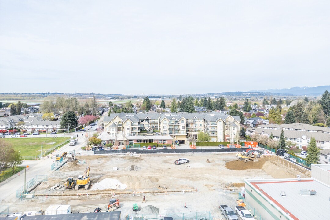 Herons Nest in Pitt Meadows, BC - Building Photo