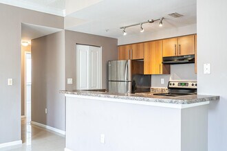 5840 W Sample Rd in Coral Springs, FL - Building Photo - Building Photo