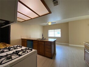 313 Beethoven St in Las Vegas, NV - Building Photo - Building Photo