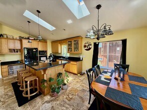639 Zuni St in South Lake Tahoe, CA - Building Photo - Building Photo