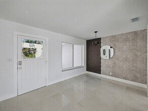 1940 NW 32nd St in Oakland Park, FL - Building Photo - Building Photo