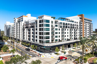 Aster & Links in Sarasota, FL - Foto de edificio - Building Photo