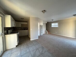450 N Taylor St in Hemet, CA - Building Photo - Building Photo