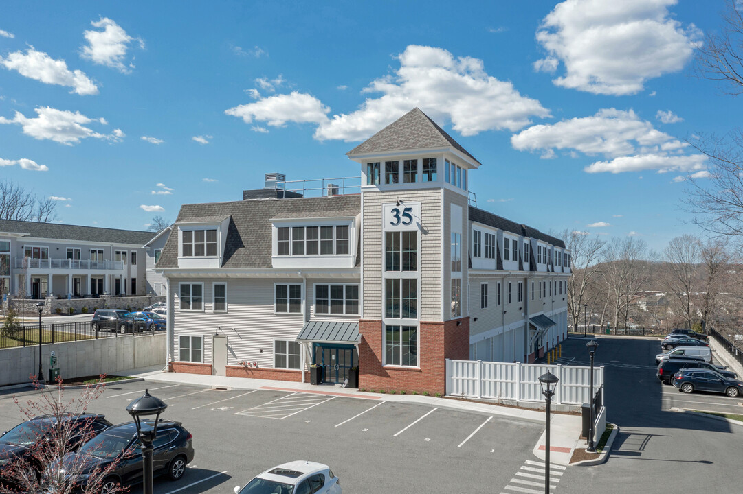 35 Old Quarry Rd in Ridgefield, CT - Building Photo