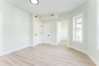 47 Brackett St, Unit 2 in Boston, MA - Building Photo - Building Photo