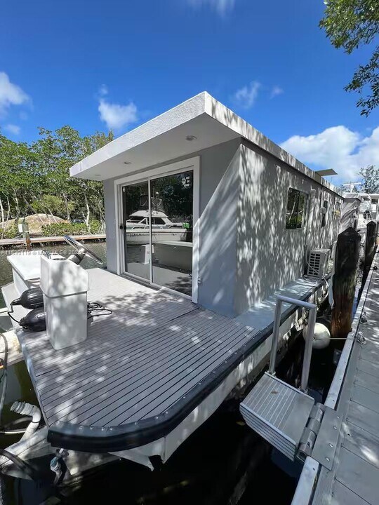 100 Morris Ave in Key Largo, FL - Building Photo