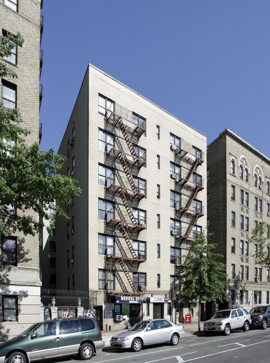 2675 Grand Concourse in Bronx, NY - Building Photo