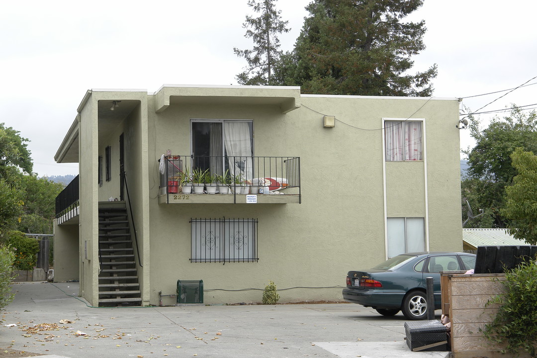 2272 E 19th St in Oakland, CA - Foto de edificio