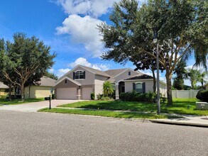 1868 Lorenzo Ln in Oviedo, FL - Foto de edificio - Building Photo