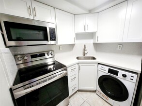 335 SW 20th St in Fort Lauderdale, FL - Building Photo - Building Photo