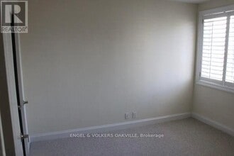 84 Reynolds St in Oakville, ON - Building Photo - Building Photo