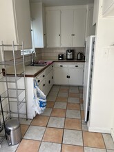 5554 Morella Ave, Unit 5554 in Valley Village, CA - Foto de edificio - Building Photo