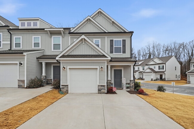 17 Saltford Ln in Greensboro, NC - Building Photo - Building Photo