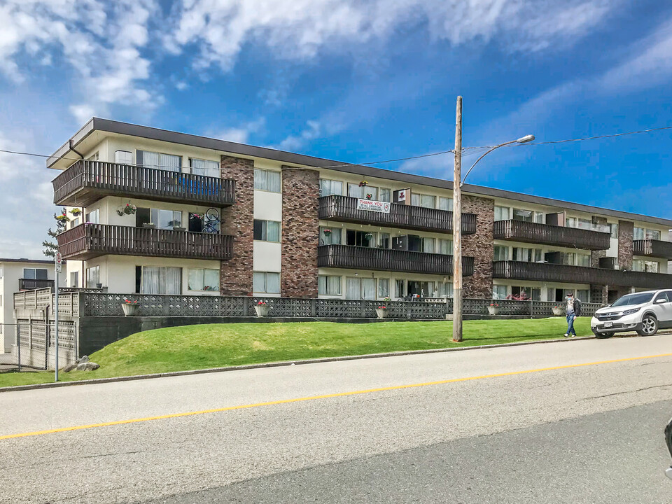 Kennedy Place in New Westminster, BC - Building Photo