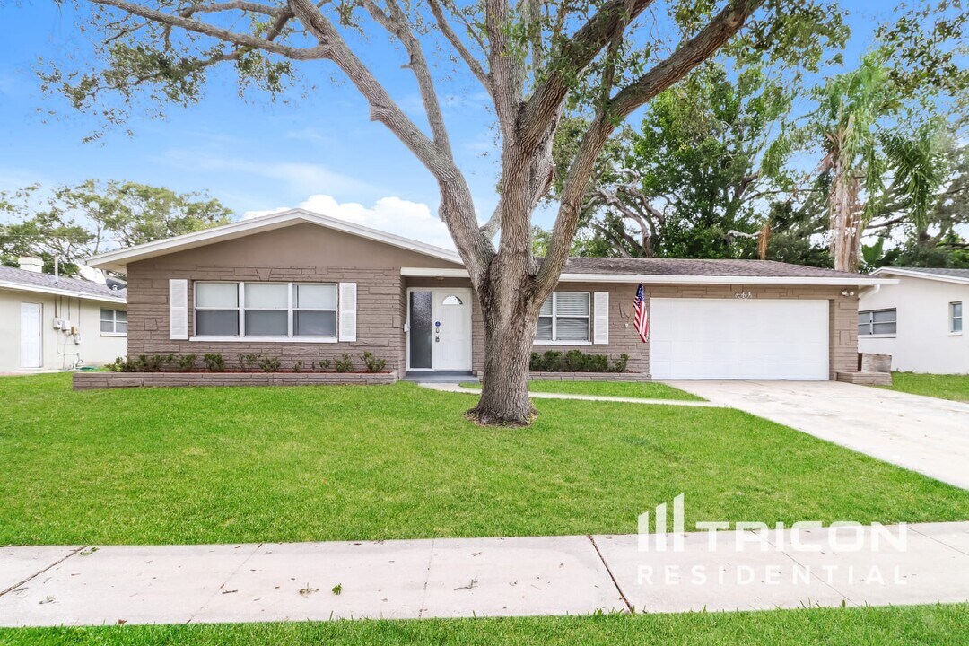730 College Hill Dr in Clearwater, FL - Building Photo