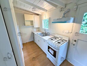 304 N Rios Ave in Solana Beach, CA - Building Photo - Building Photo