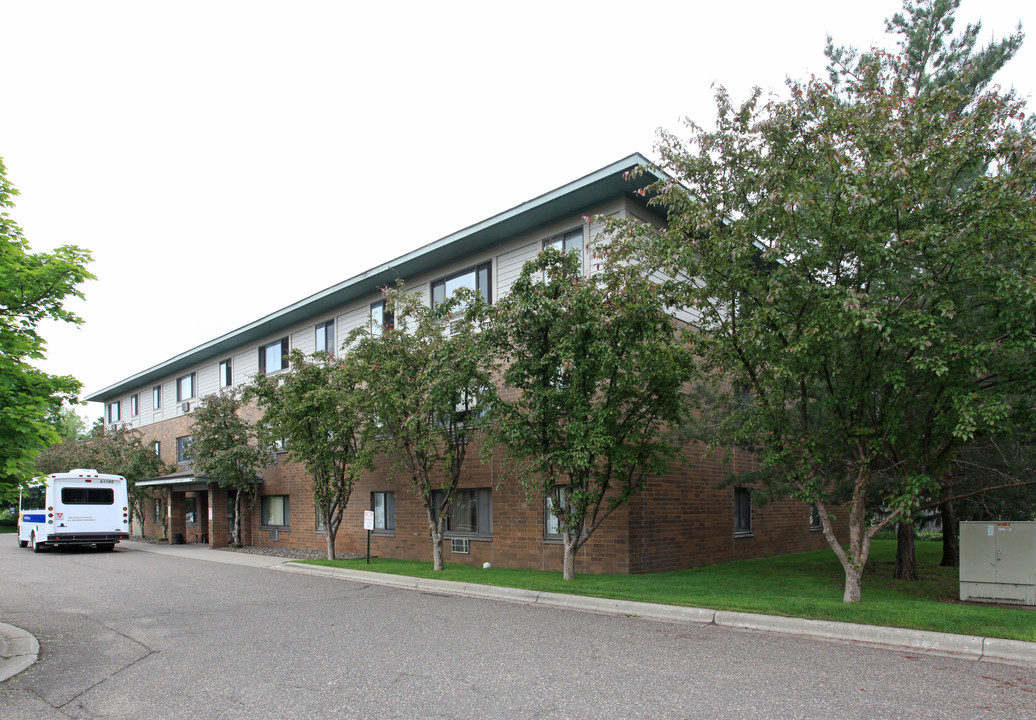 Sonoma Apartments in Hopkins, MN - Foto de edificio